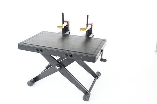 Hand crank can go on the right side or left side